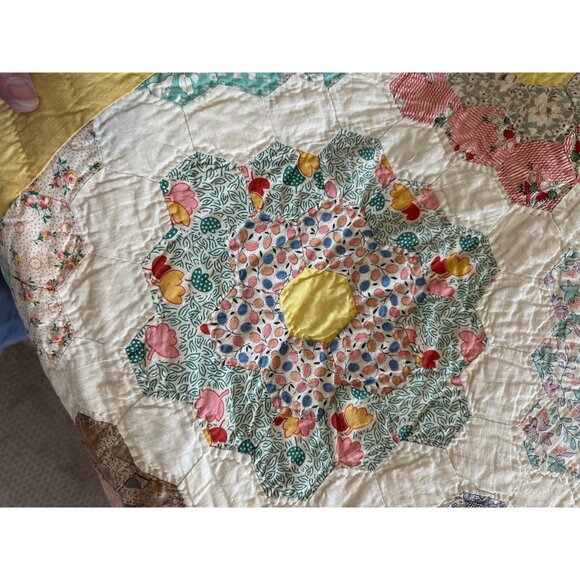 1930s Grandmothers Flower Garden quilt flowers novelty prints Full size - Picture 6 of 10